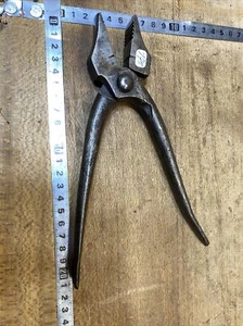 N.175 OLD TOOL / ALTES WERKZEUG / Schusterspannzange - Bild 1 von 4