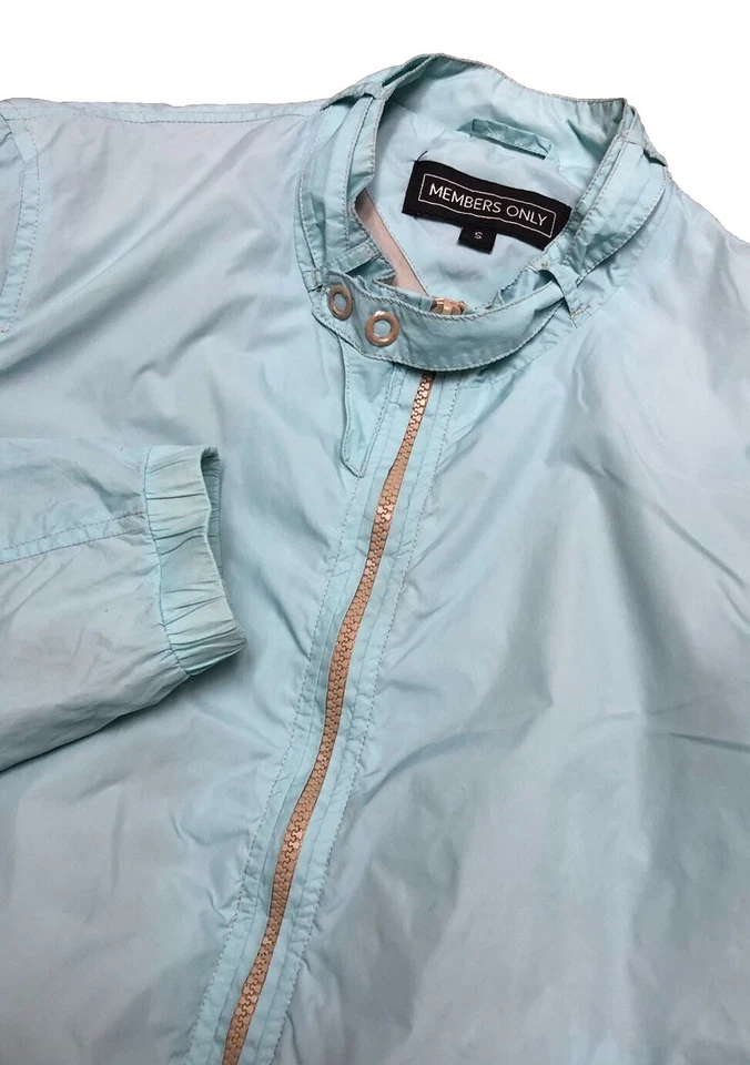 Женская нейлоновая куртка-бомбер Members Only цвет Baby Blue Crop - Изображение 1 из 4