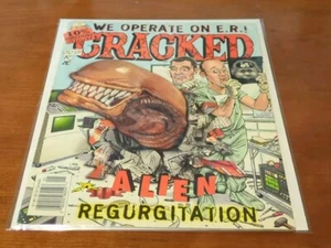 Cracked Magazine #323 enero 1998 regurgitación alienígena y operamos en E.R. En muy buen estado - Imagen 1 de 18