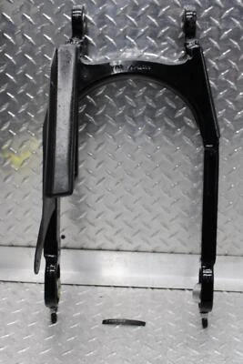 Harley-Davidson Nightster XL883N 2012 basculante trasero con ajustadores de cadena y protector Foto 1 de 4