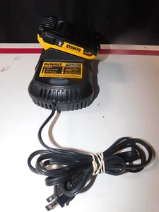 DEWALT 2AH 20V BATTERY W/CHARGER (EB33) - Picture 1 of 6