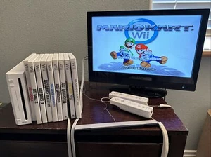 Nintendo Wii Console With 9 Wii Games, Gamecube Games Compatible TESTED!!!!! - Picture 1 of 11