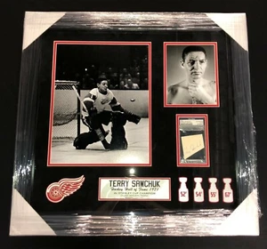 TERRY SAWCHUK SIGNED DETROIT RED WINGS FRAMED PIECE PSA/DNA - Picture 1 of 5