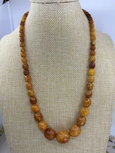 VINTAGE c.1950s AMBER graduated egg yolk necklace 27.35g - Imagen 1 de 13