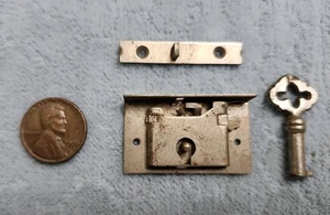 Eagle Chest Lock Silver Tiny - Picture 1 of 3
