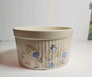 Vintage Poole Keramik Frühlingsmuster gerippt Soufflé Schale 6" x 3,5" #4 - Bild 1 von 3