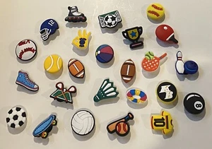 25/PCS DIJES PARA ZAPATOS DEPORTIVOS Fútbol Béisbol Decoraciones para Zuecos y Sandalias ¡NUEVO! - Imagen 1 de 2