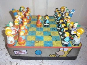 The Simpsons 2000 Vintage Collector's Chess Set Complete in Tin Box - Picture 1 of 4