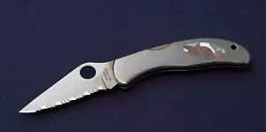 Spyderco 1005 Standard Specht Intarsien - Bild 1 von 8