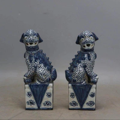 Un par de estatua antigua china de porcelana azul y blanca para perro león Jingdezhen Foto 1 de 4