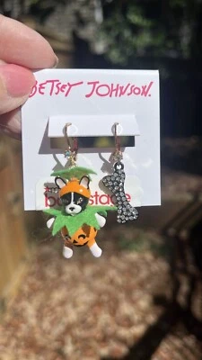 PENDIENTES BETSEY JOHNSON CALABAZA PERRO Y HUESO DESAJUSTE HALLOWEEN COLGANTES NUEVOS CON ETIQUETAS Foto 1 de 4