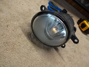Toyota RAV4 2006-2008 Camry Corolla luz antiniebla lado derecho pasajero - Imagen 1 de 6