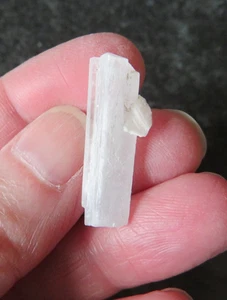 SELTENES NATROLITH (1,4 Gramm / 26 mm) NATURSTÜCK (2) "DER STEIN DER REICHE" - Bild 1 von 7