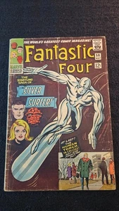 1966 MARVEL COMICS FANTASTISCHE VIER #50 VINTAGE SILBER SURFER POSTFALTE - Bild 1 von 12