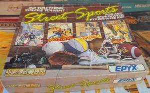 Street Sports (Epyx 1990) Commodore 64 (3 discos manuales, caja) funciona clásico de 8 bits - Imagen 1 de 4