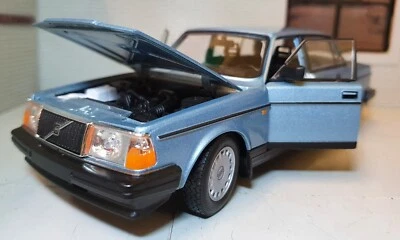 Volvo 240 GL Blue GLE 1986 Saloon Welly 24102 1:24 Diecast Scale Model Car - Image 1 of 4