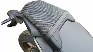 HONDA CB650R 2019-2023 TRIBOSEAT COPRISELLA PASSEGGERO ANTISCIVOLO NERO - Picture 1 of 1