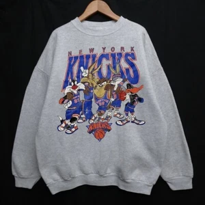 New York Knicks Looney Tunes Taz Funny Crewneck Sweatshirt Unisex HN0683 - Picture 1 of 2