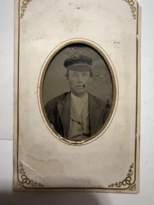 Foto antigua tipo tinte joven con tapa retrato montado años 1870-1890 - Imagen 1 de 4