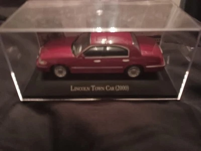 Lincoln Town Car 2000 Memorable cars 1:43 Ixo Altaya Diecast Modelcar In U.S. - Image 1 of 4