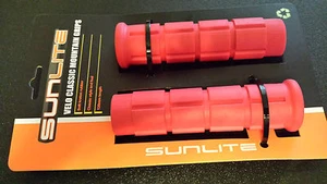 SunliteVelo Classic Mountain Bicycle Grips-Soft Kraton Rubber-Classic Style-Red - Picture 1 of 1