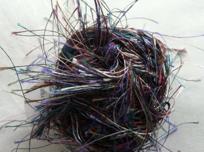 Hilo de pestañas Trendsetter Shadow #1002 Daybreak verde blanco borgoña púrpura 20 gr Foto 1 de 3