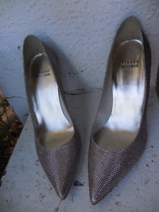 STUART WEITZMAN SILVER SPARKLE PUMPS LEATHER SOLE 38 7 EXC COND - Picture 1 of 4