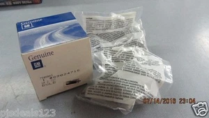 New GM 89024715 (2) Bulbs Fast Free Shipping!!! - Picture 1 of 3