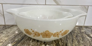 Vintage 2 PYREX Butterfly Gold Cinderella Nesting Mixing Bowls 441 and 443 🇺🇸 - Picture 1 of 24