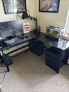 Black L-Shaped desk with a Sleek Modern design - Picture 1 of 7