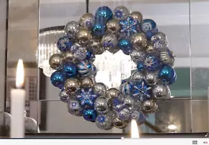 Kringle Express 22" Corona ornamentale infrangibile illuminata in fiocco di neve NUOVA CON SCATOLA - Foto 1 di 2