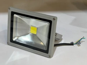 Lumicon IP65 LED Flood Light White 20 Watt 1600 Lumen 100-240V - 020506-00208 - Picture 1 of 3