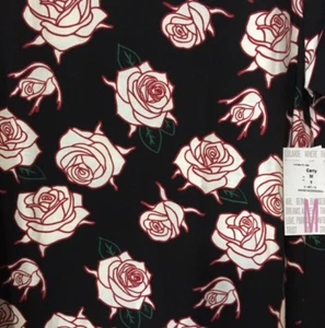 Nuevo con etiquetas LuLaRoe CARLY ~ MEDIANO ~ ROSAS BLANCAS NEGRAS ~ Rojo Verde Navidad ~ Unicornio - Imagen 1 de 3