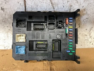 CITROEN C4 2005 3DR COUPE 2.0 FUSEBOX 9660105680 - Image 1 of 3