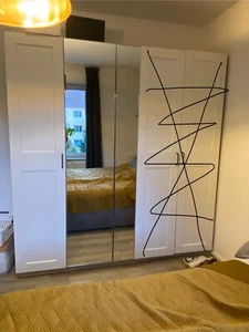 Ikea pax schrank weiße/Spiegeltür, Holz Korpus, 1,5 Jahre alt, mit Einteilung - Bild 1 von 4