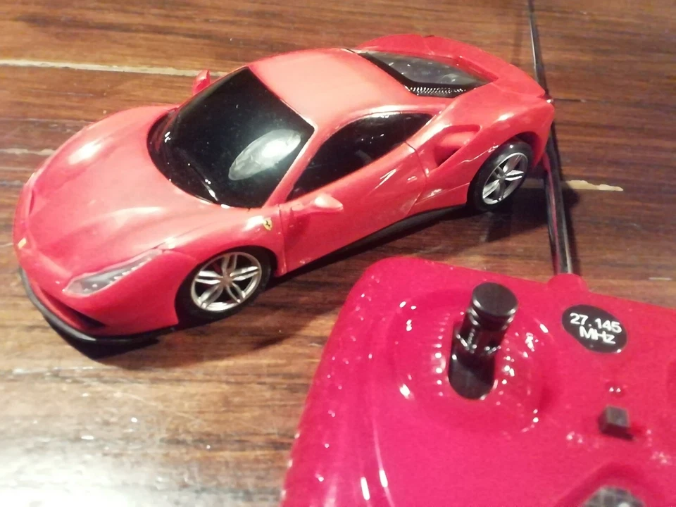 Modellino radiocomandato ferrari 488gtb ufficiale scala1:32 in box istr. italia - Immagine 1 di 4