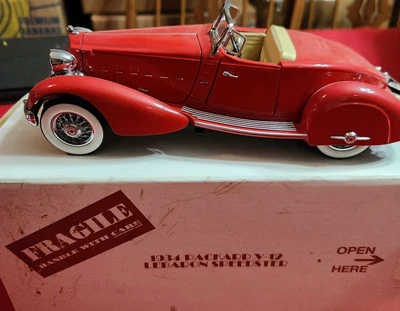 DANBURY MINT 1934 PACKARD V-12 LEBARON SPEEDSTER RED CAR - Image 1 of 4