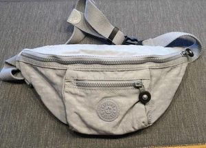 KIPLING Bauchtasche helles Grau WIE NEU - Bild 1 von 3