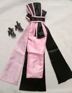 Abito bambola Aiko Zen Freedom for Fashion Tonner 500 made 2011 adatto per Cami rosa nero - Foto 1 di 4