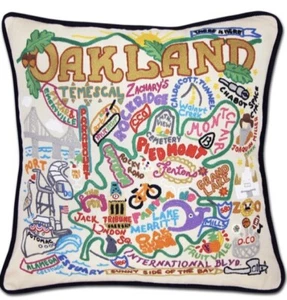 CAT STUDIO OAKLAND California PILLOW EMBROIDERED NEW WITH TAGS Athletics Bay - Bild 1 von 1