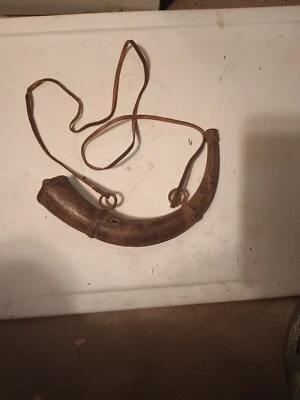 Марокканский пороховой рожок 18 века 19 века с декорированной стальной арматурой - Изображение 1 из 4