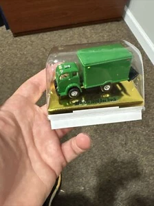 Mini Metals #30112 . '53 White 3000 Box Truck . HO Scale Green - Picture 1 of 24