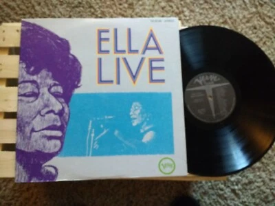 Ella live Foto 1 de 2