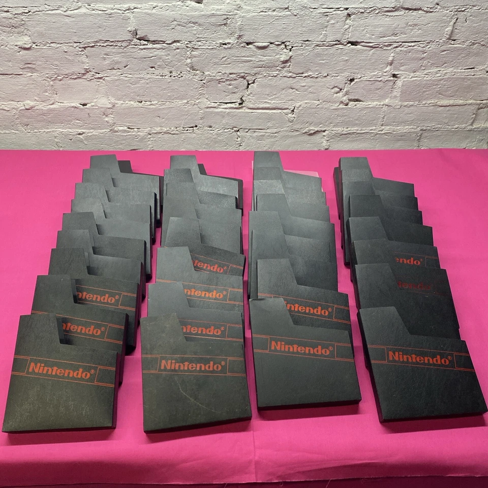 Lote de 37 Fundas Antipolvo Juego Auténticas Nintendo NES Mixtas Cartucho Fundas Logo Foto 1 de 1