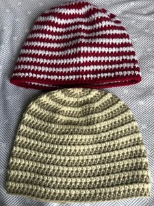 2 HAND CROCHETED UNISEX BEANIE SKULL CAP HATS red/white & taupe/cream - Picture 1 of 3