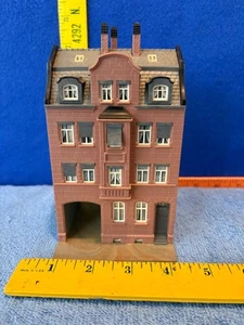 Kibri 8352 City Town Row House Store Railroad HO Scale Building - Picture 1 of 11