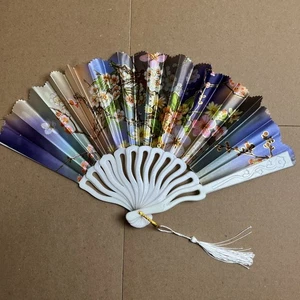 Floral folding fan flower blossom plastic canvas w/metal clip used very good - Picture 1 of 5