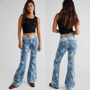 Pantalones de mezclilla Free People Naomi estampados cintura alta acampanados talla 29 Western Boho Festival - Imagen 1 de 9