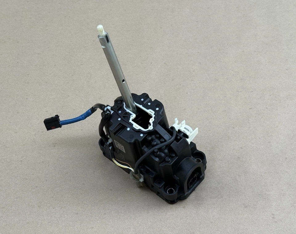 2016-2021 Jeep Grand Cherokee Transmission Shifter Assembly 68428790AA  OEM - Image 1 of 4