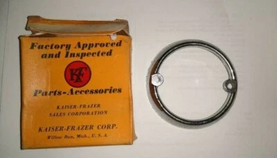 Новый из старых запасов 1951-1952 Kaiser Frazer парковочный свет ободок комплект, подлинный K/F 207371 - Изображение 1 из 3